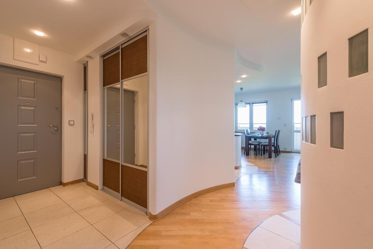 Miasteczko Orange P&O Service Apartments Varşovia Exterior foto